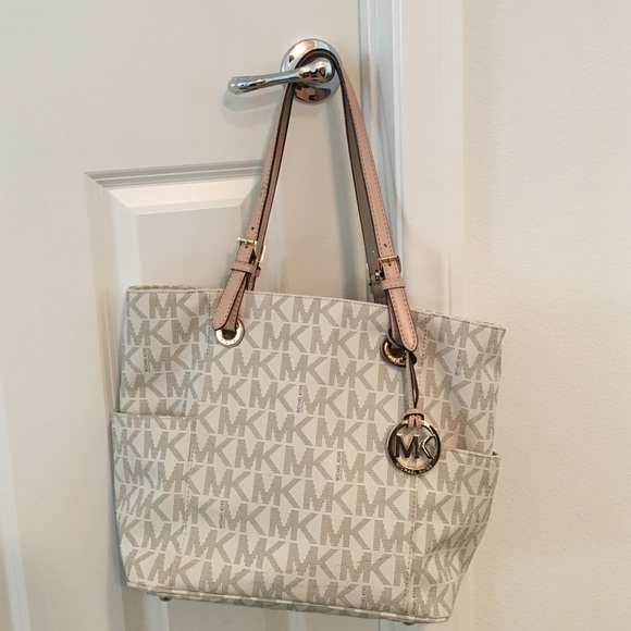 Michael Kors Jet Set Vanilla Tote