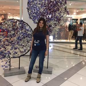 Meet your Posher, Daniela