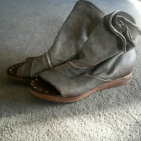 SOLD           AS 98