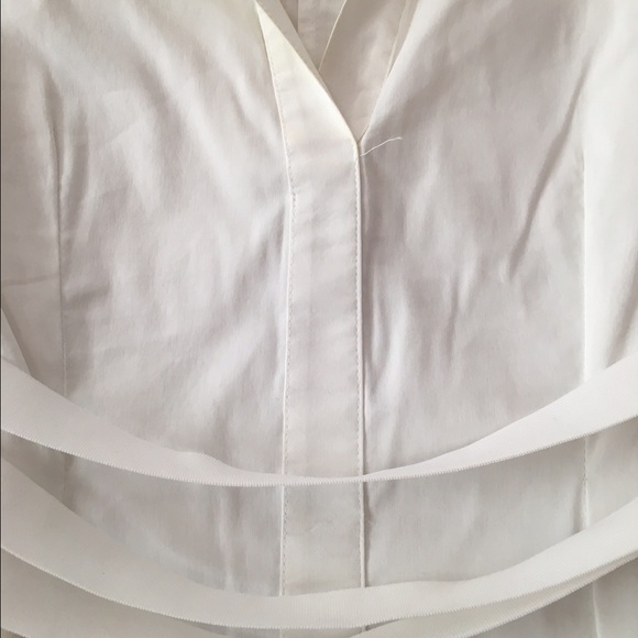 Trendy White Collar Blouse - Picture 3 of 4