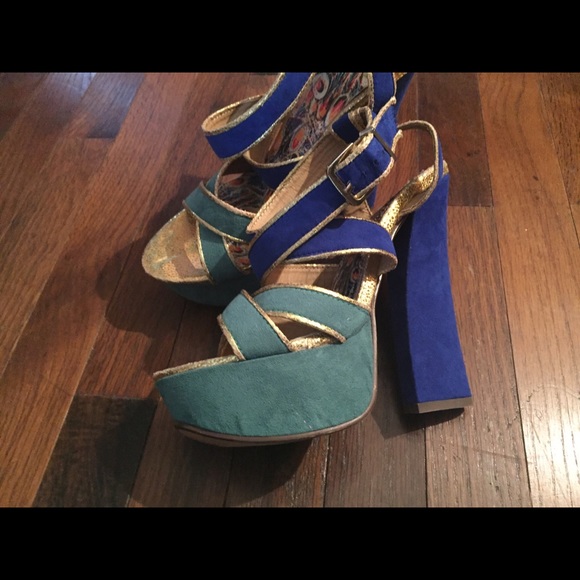 Heels - Picture 2 of 4