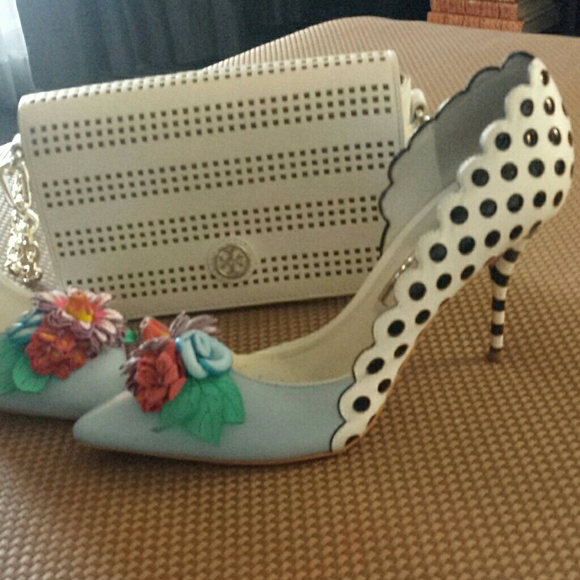 💙 - Picture 2 of 2