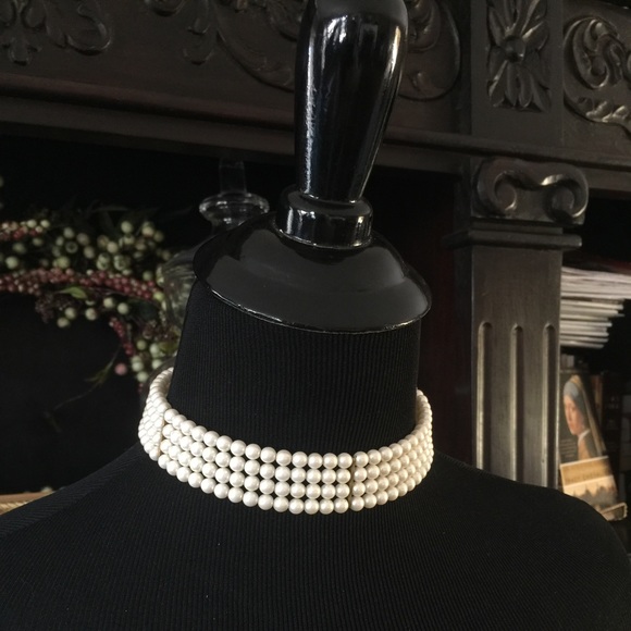 Pearl Choker