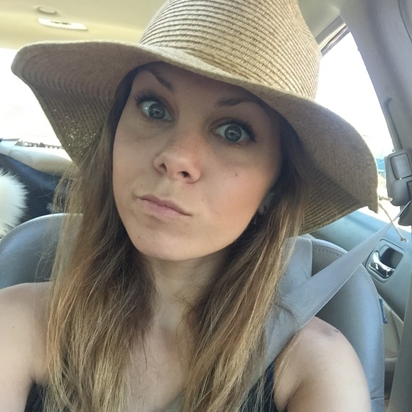 Meet your Posher, Alaina