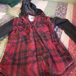 Hooded long sleeved shirt