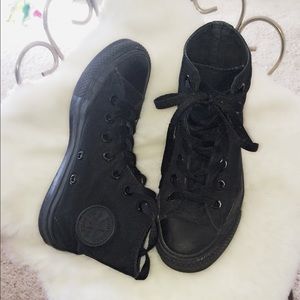 BLACK CONVERSE SIZE 3 for men & 5 ForWomen