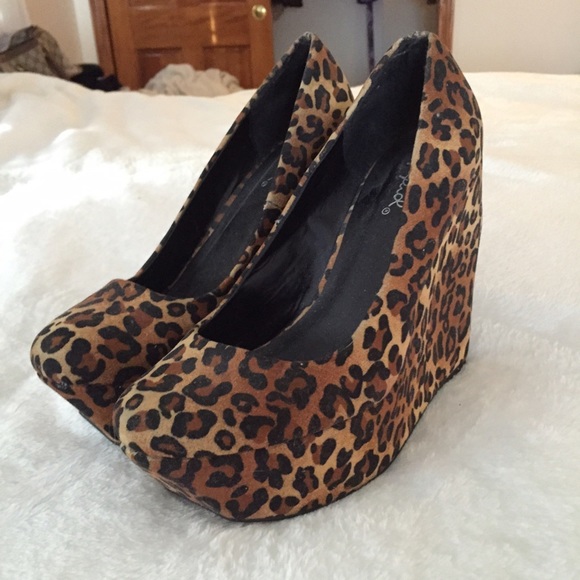 Leopard wedge heels