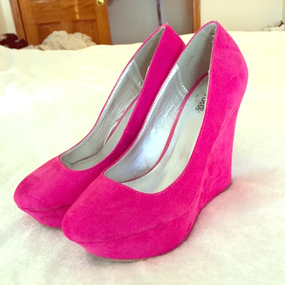 Pink wedge heels