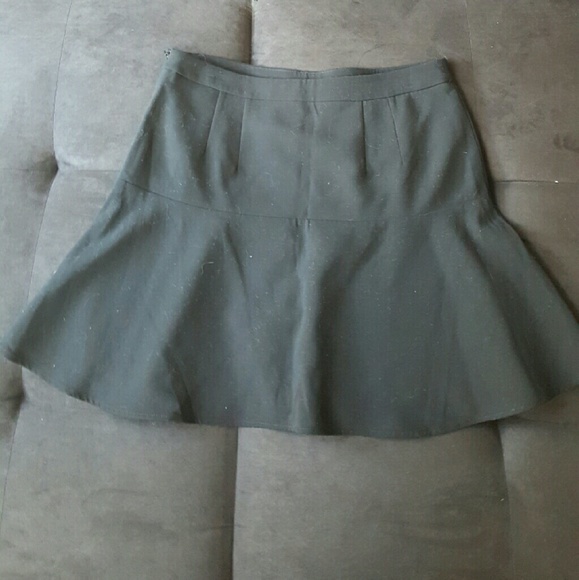 SOLD*****Banana  Republic flounce black skirt