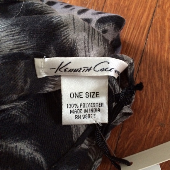 2 Kenneth Cole scarves - Picture 2 of 3