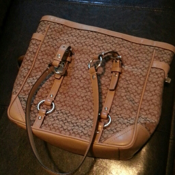 Authentic COACH purse. Excellent condition.