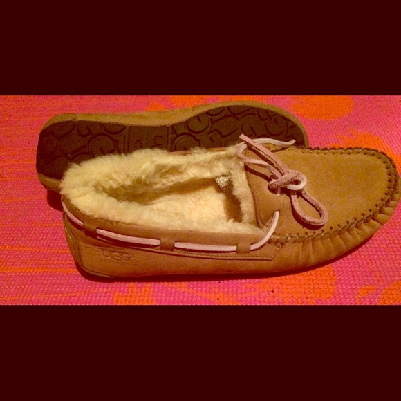 Ugg Dakota Moccasin