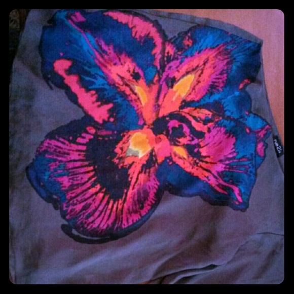 One shoulder shirt