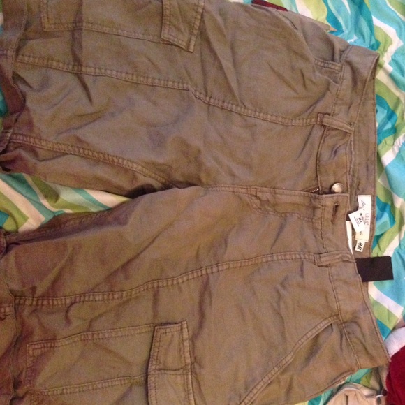 Short cargos