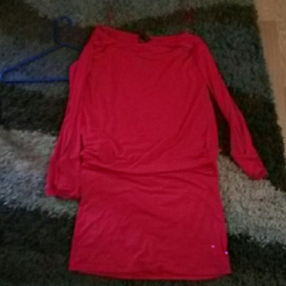 Red dress - Picture 2 of 2