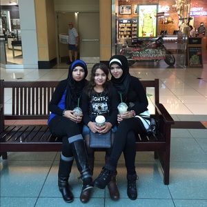 Meet your Posher, Zeina