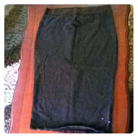 Gray pencil skirt