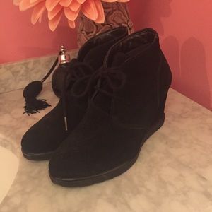 Black wedged booties