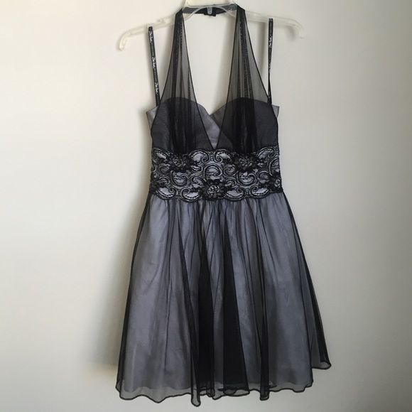 Black and white dress size 3