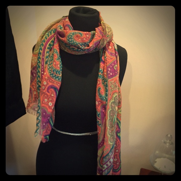 Fun, flowery scarf!