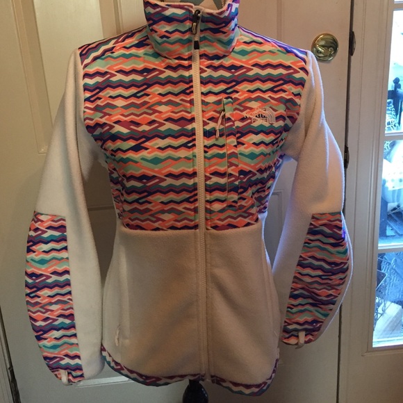 The North Face Jackets & Blazers - NorthFace Womans Denali Jacket White/Multi Chevron