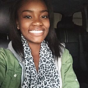 Meet your Posher, Joenetta