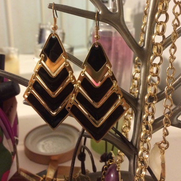 Earrings - Picture 1 of 2