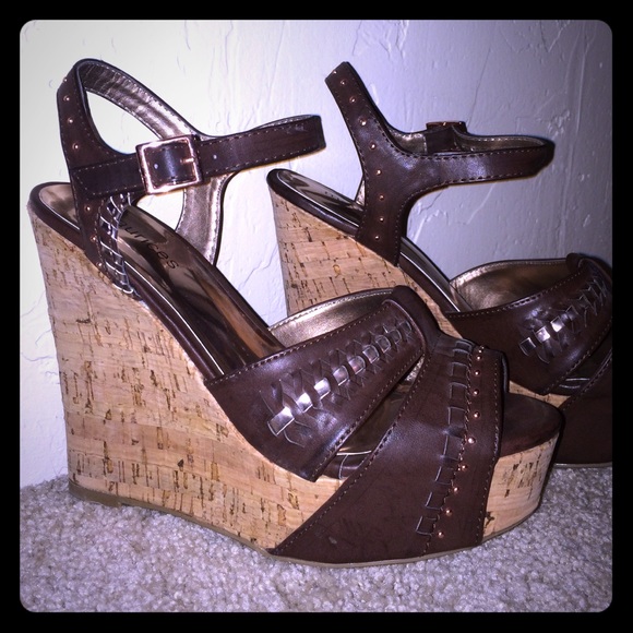 Maurice's Brown Wedges
