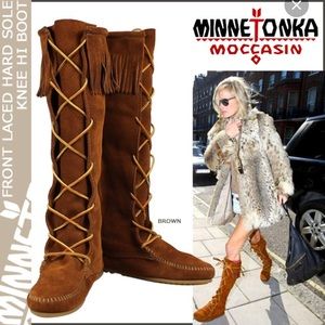 !MINNETONKA knee high front lace hard sole boots!