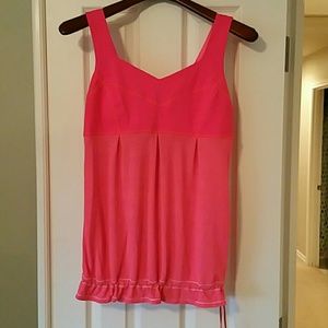 Lululemon tank coral pink w cinch waist.