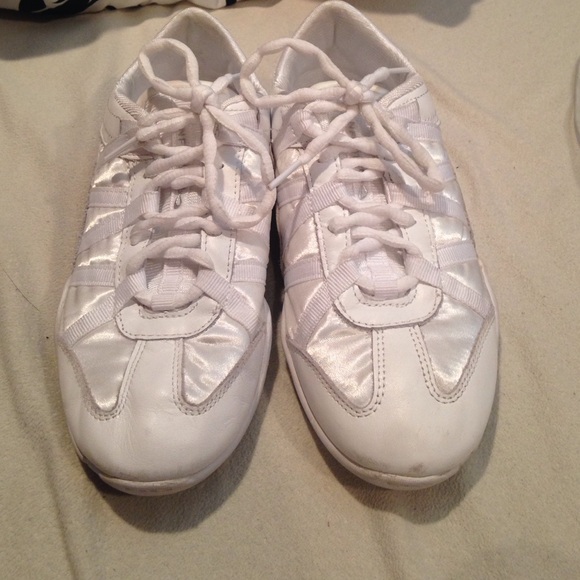 Brand New Nfinity Evolution Cheer Shoes!
