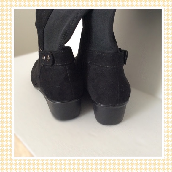 👢 Anne Klein Wedge👢 - Picture 2 of 3