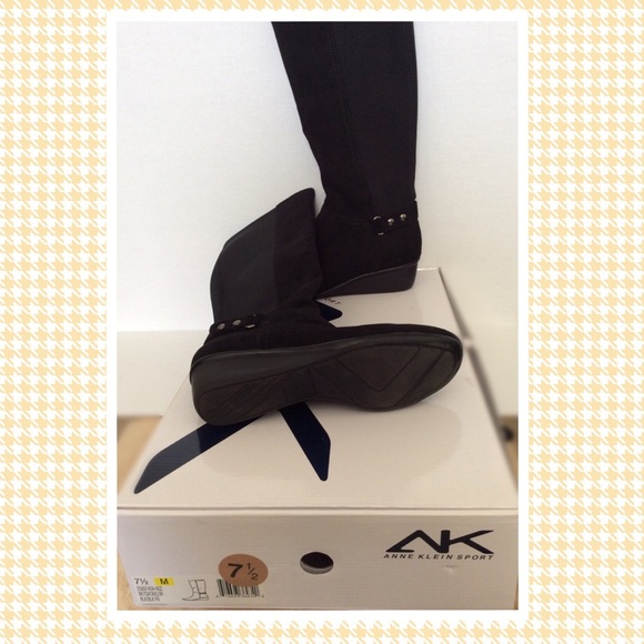 👢 Anne Klein Wedge👢 - Picture 3 of 3