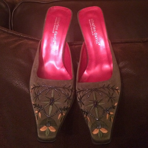 Charles david 71/2 B nwt  green shoes