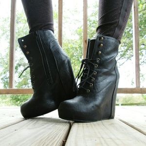Vintage brand Platform Wedge Booties
