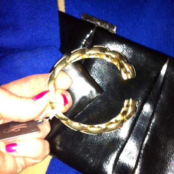 CHAIN LINK GOLD HINGED BANGLE W/CRYSTALS - Picture 2 of 4