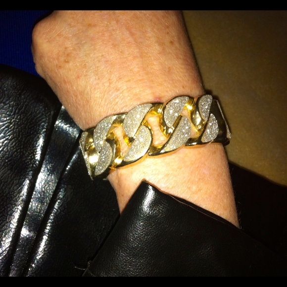 CHAIN LINK GOLD HINGED BANGLE W/CRYSTALS - Picture 3 of 4