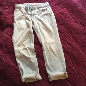 Uniqlo light distressed boyfriend jean size 27