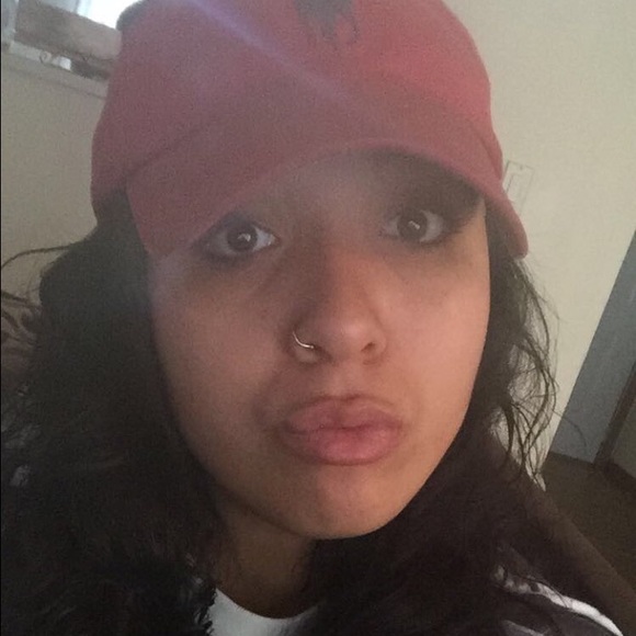 Meet your Posher, Celine - Picture 1 of 1