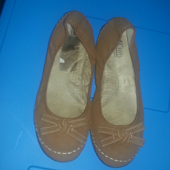 Flat - Picture 2 of 3