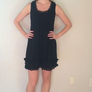 Black sleeveless dress