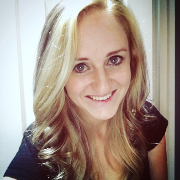 Meet your Posher, Danielle - Picture 1 of 1