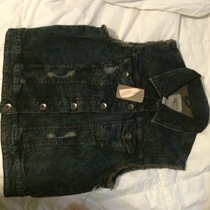 Distressed Denim Vest -- Forever 21