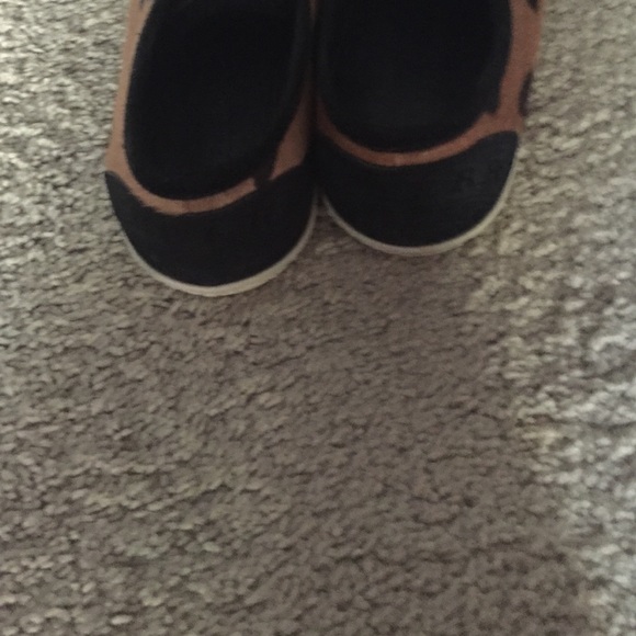 BURBERRY Botreaux Heart-Print Calf Hair Sneaker - Picture 2 of 3