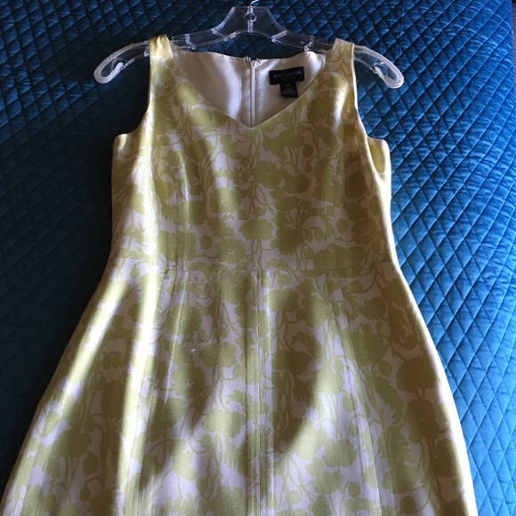 Classy spring/summer dress.