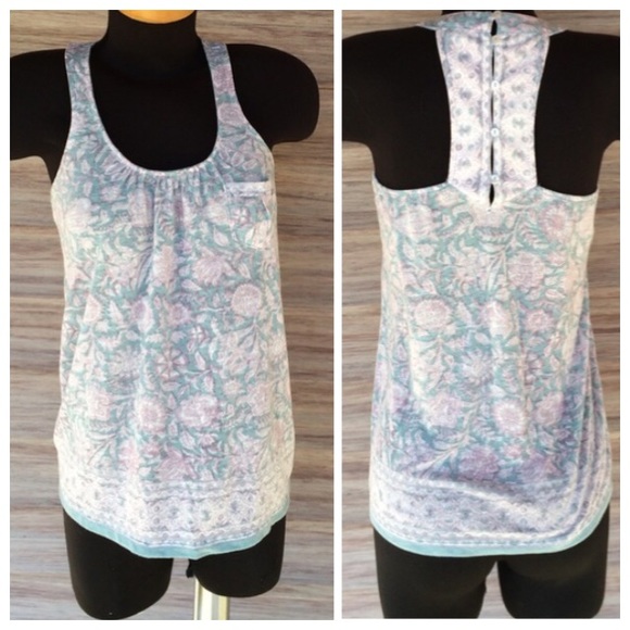 American Eagle Outfitters Tops - American eagle floral tank