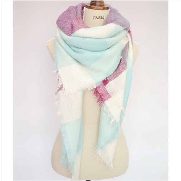 Purple Blanket Scarf - Picture 2 of 4