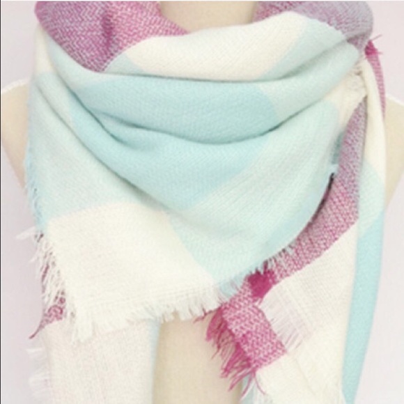 Purple Blanket Scarf - Picture 3 of 4