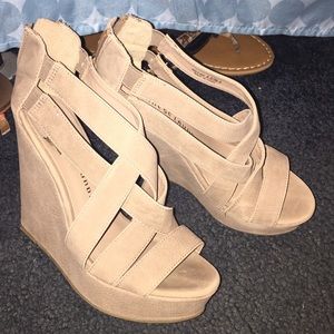 tan wedges👡