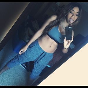 Meet your Posher, Niy